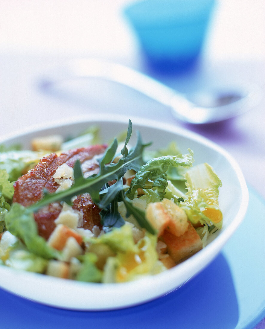 Caesar's Salad mit Limetten-MöhrenVinaigrette und Avocado