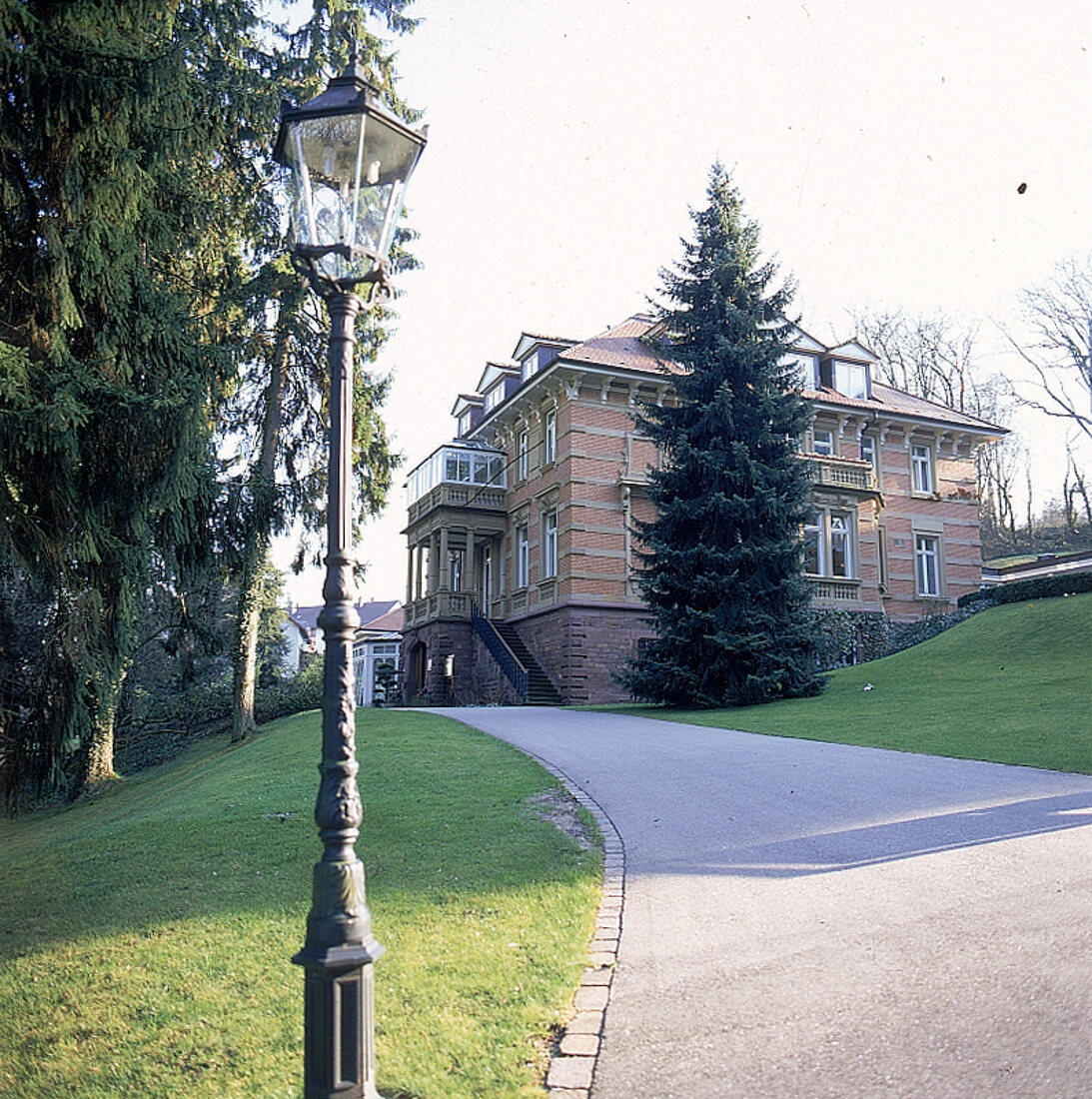 "Villa Hammerschmiede" ist ein Schlösschen aus der Gründerzeit