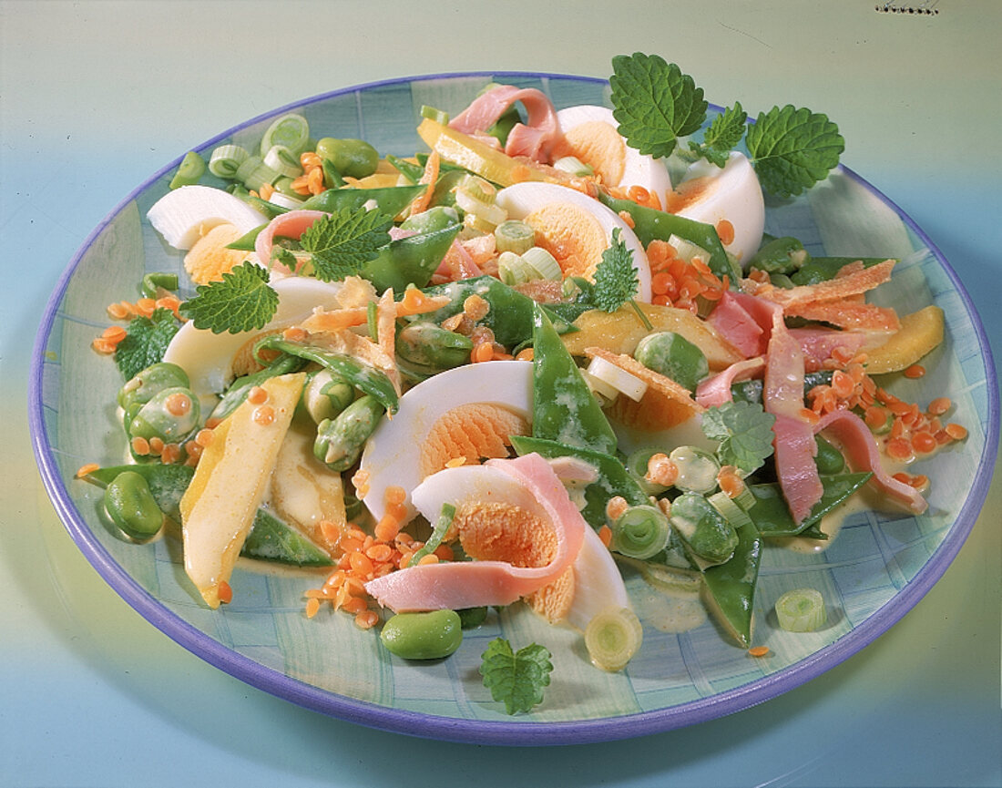 Eiersalat mit Linsen,dicken Bohnen und Mango