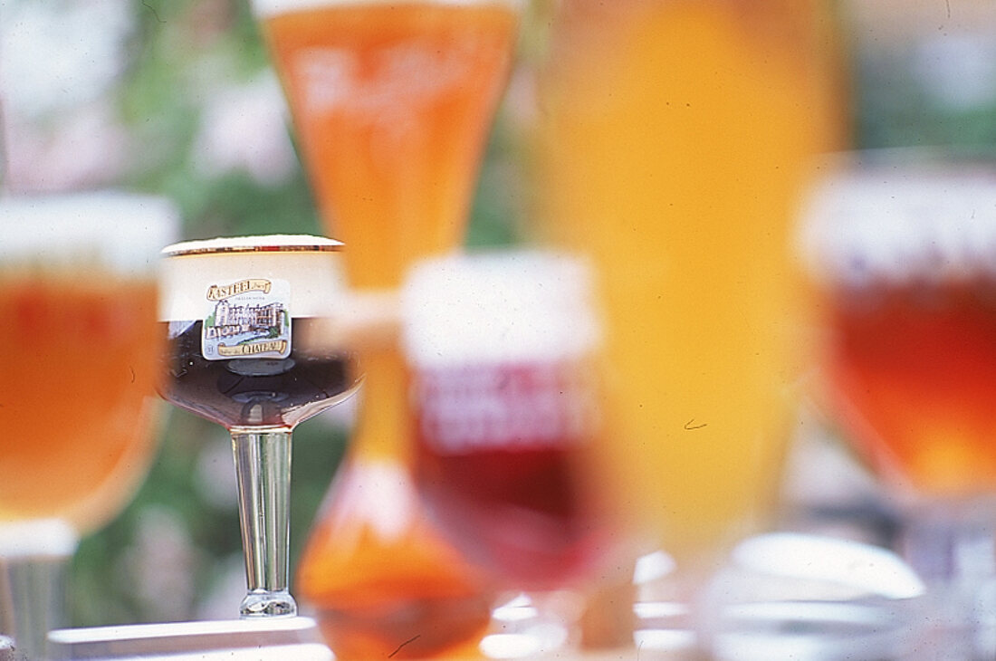 Verschiedene Biersorten aus dem Lokal "De Hopduvel" in Gent