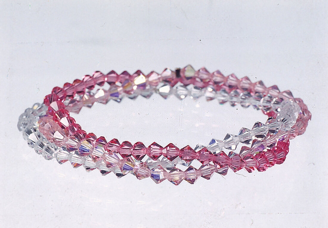 Armbänder aus Kristallsteinen in rosa und transparent