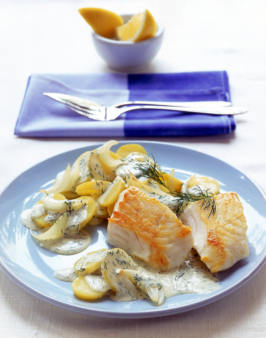 Seelachsfilet mit Dillsauce 