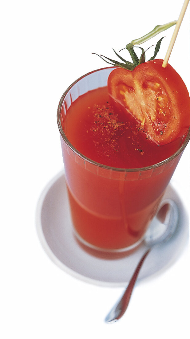 Tomatensaft plus Möhre, im Glas, Tomaten-Möhrensaft