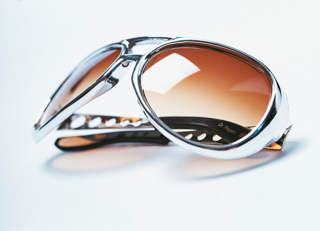 Silberne Sonnenbrille Elvis-Stil Freisteller