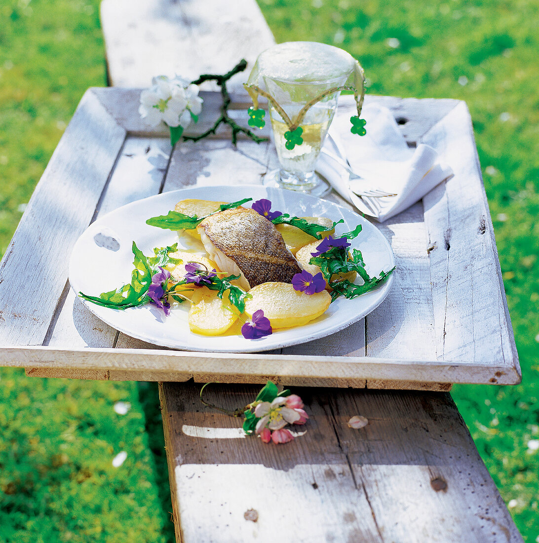 Dorschfilet mit Rauke-VeilchenGemüse