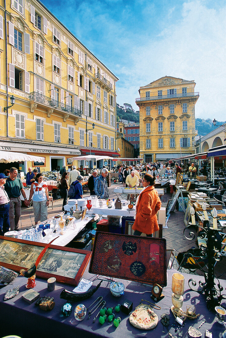 Flohmarkt in der Altstadt von Nizza 