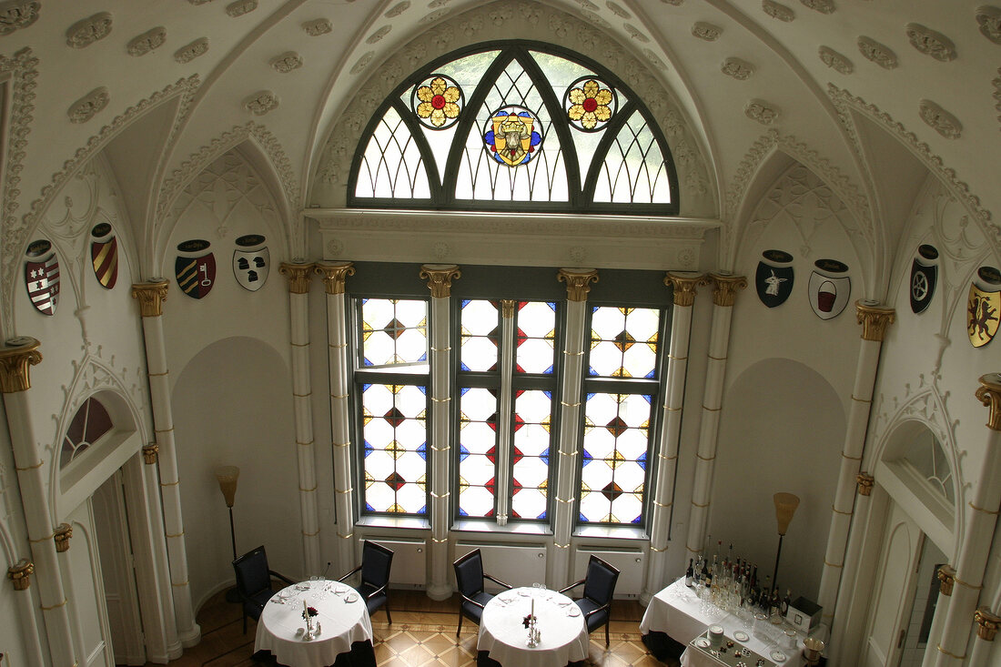 Wappen-Saal im Schloßhotel Burg Schlitz Schlosshotel-Hotel