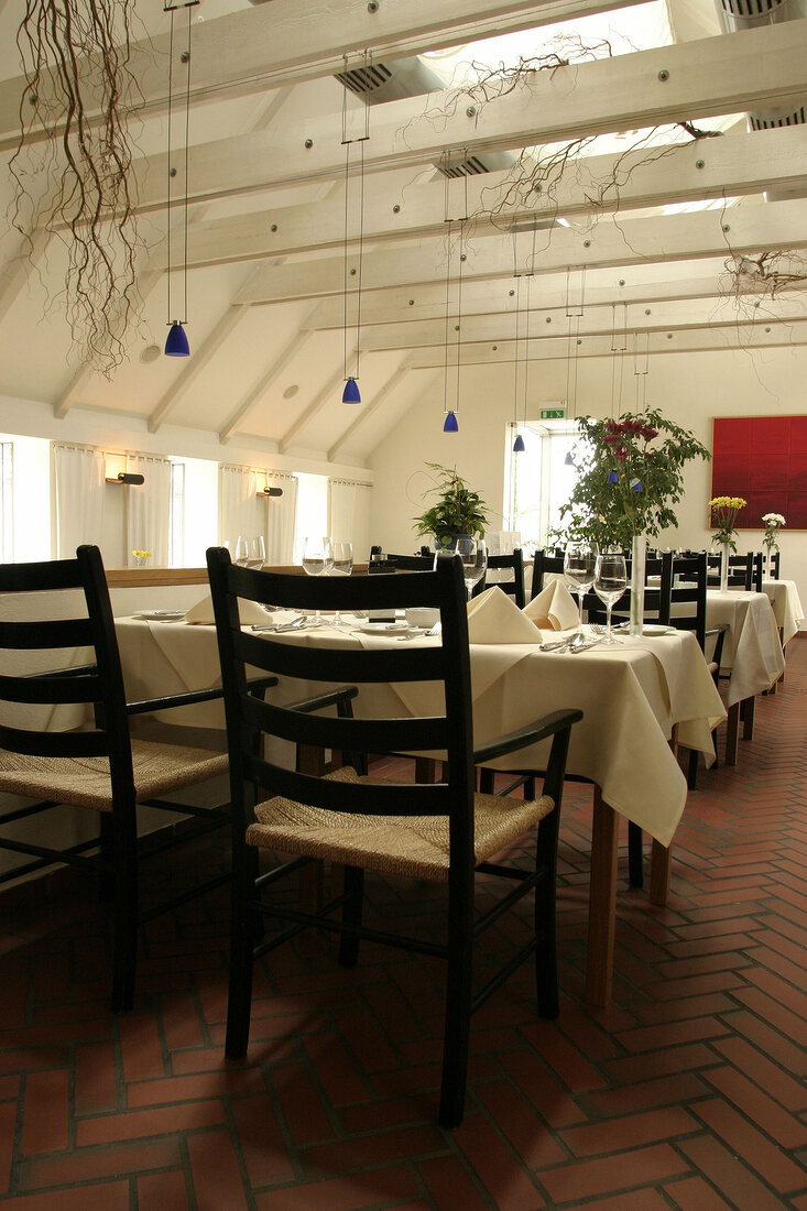 Kleines Meer Restaurant im gleichnamigen Hotel in Waren innen