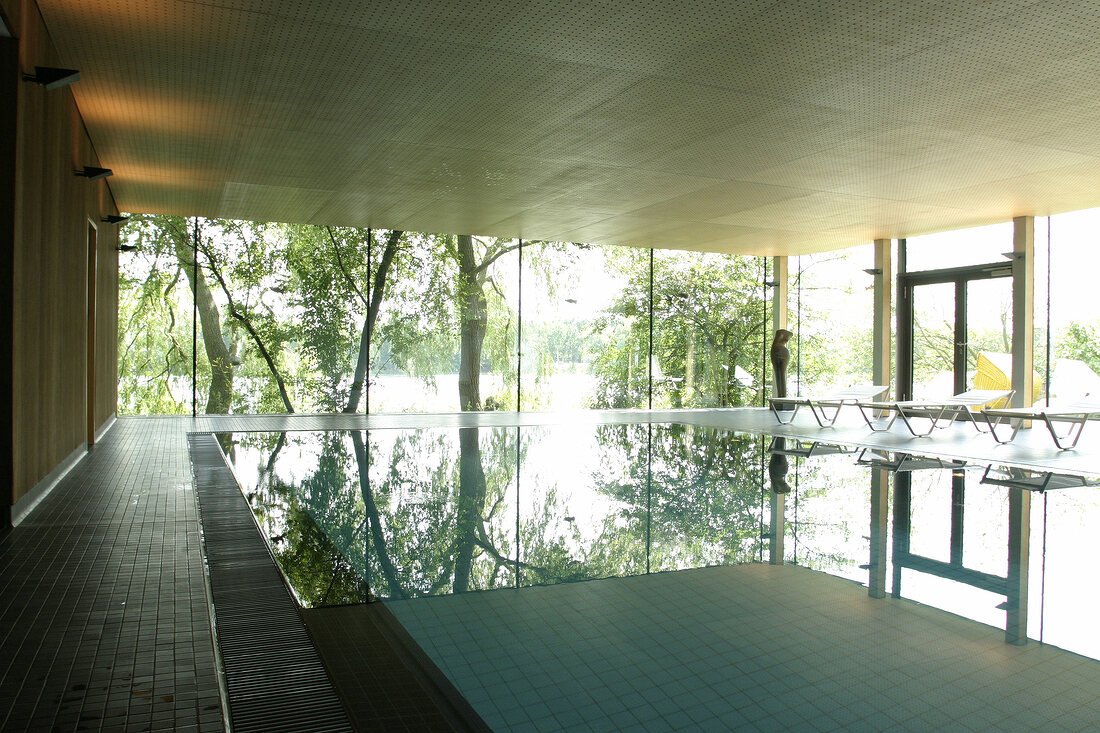 Landhaus am See Hotel in Garbsen innen Swimming Pool