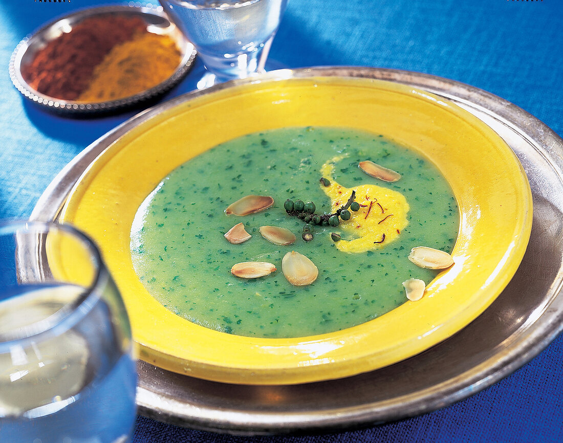 Petersilien - Kartoffel - Suppe mit grünem Pfeffer