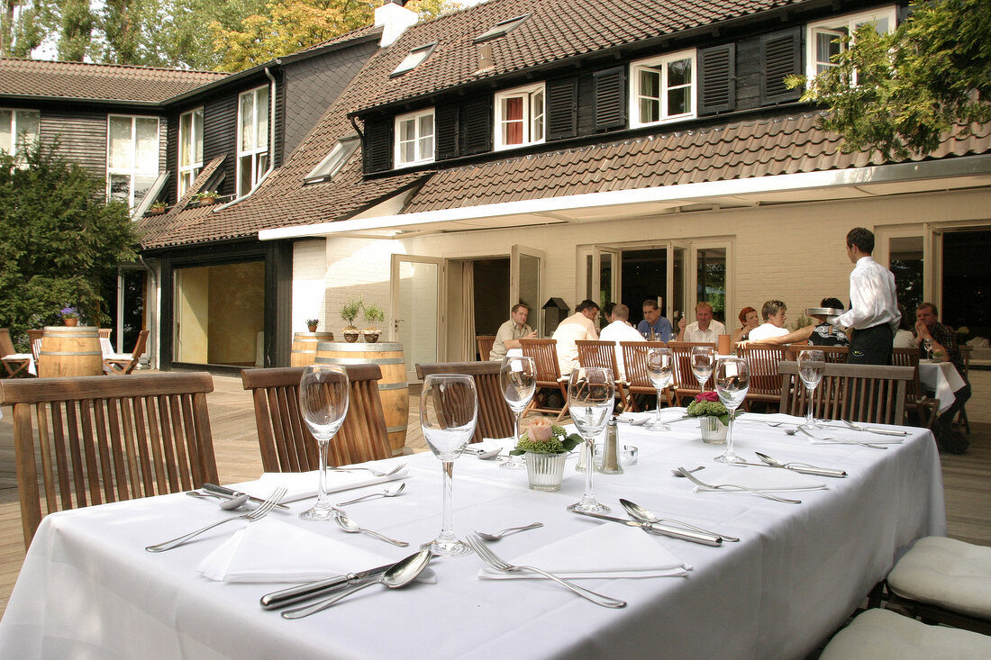 Landhaus am See Hotel mit Restaurant in Garbsen Niedersachsen Deutschland