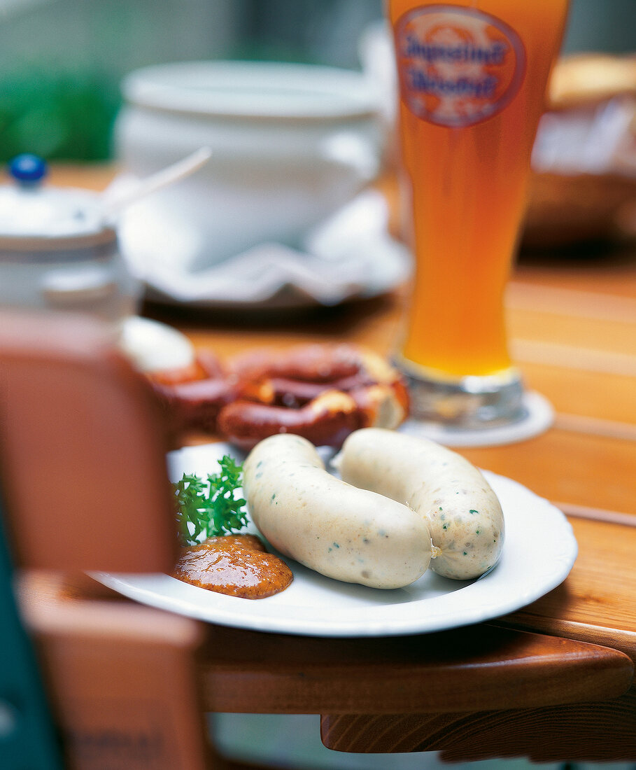 Münchner Weißwurst mit süßem Senf 