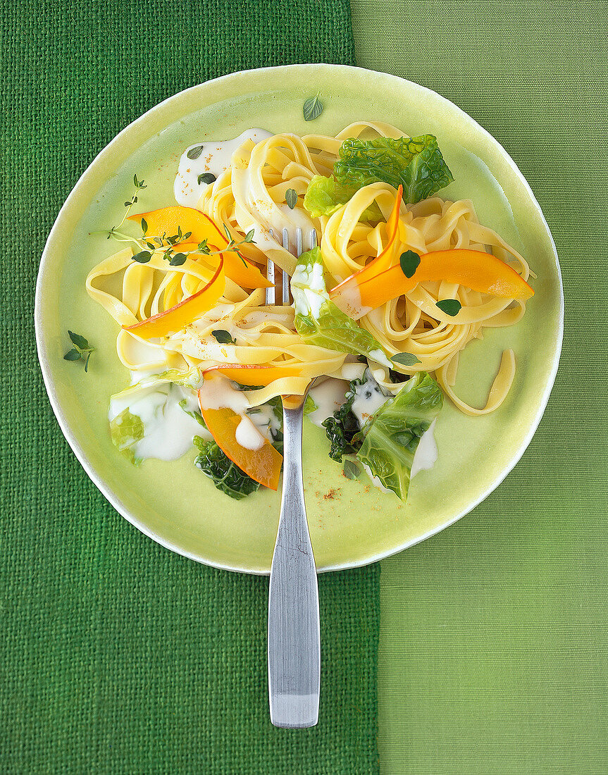 Tagliatelle mit Wirsing-Kürbis-Sauce 