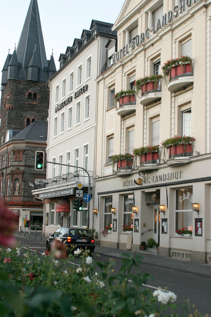 Franz Dahm Hauptsitz des Weingutes ist im Hotel Burg Landshut