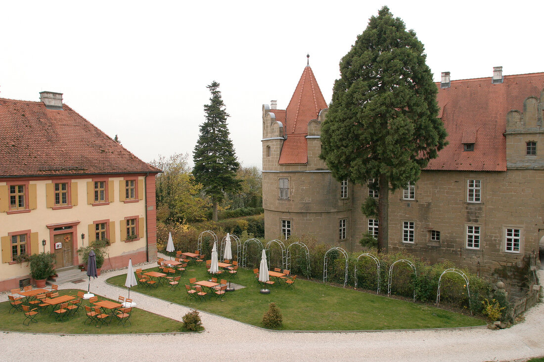 Schloß Frankenberg Schloss Frankenberg Weingut mit Gästezimmer Gästezimmern