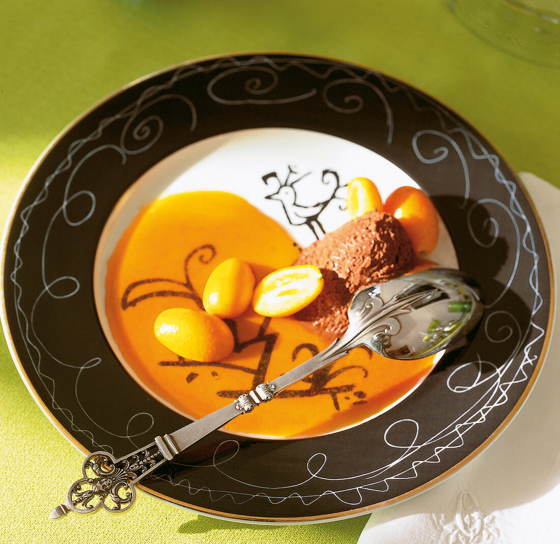 Mousse au Chocolat mit OrangenKumquat-Sauce