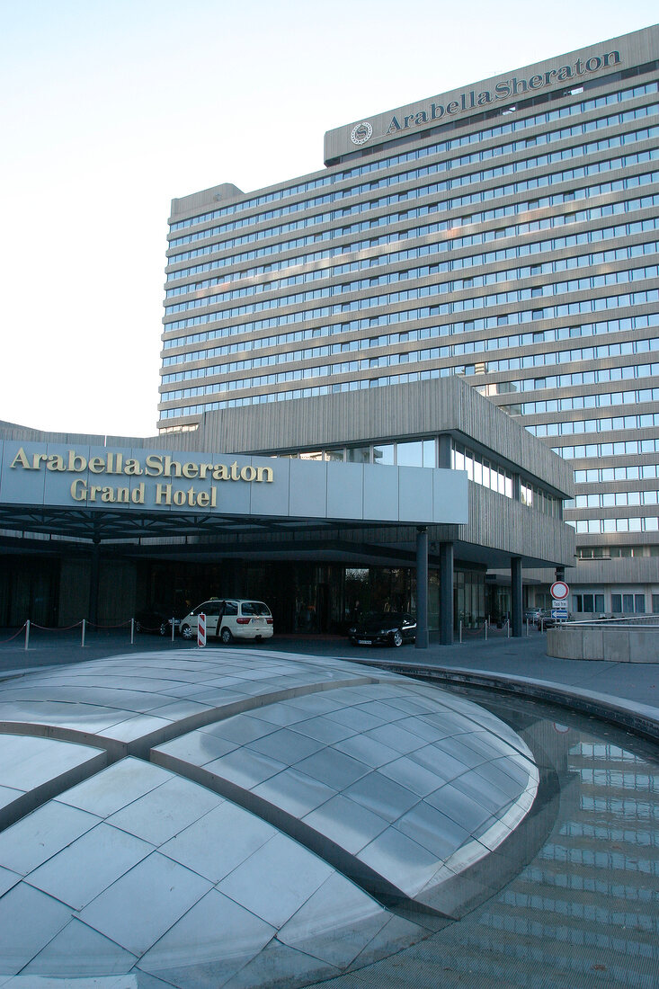 ArabellaSheraton Grand Hotel Arabella Sheraton Grand Hotel Hotel mit Restaurant und Boutiquen in München Muenchen