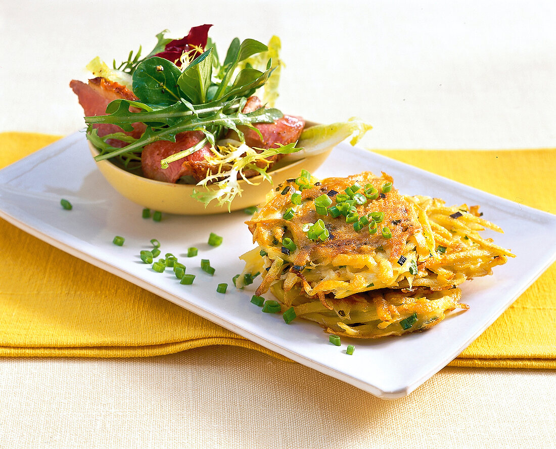 Schnittlauch-Kartoffel-Rösti mit Entenbrust.