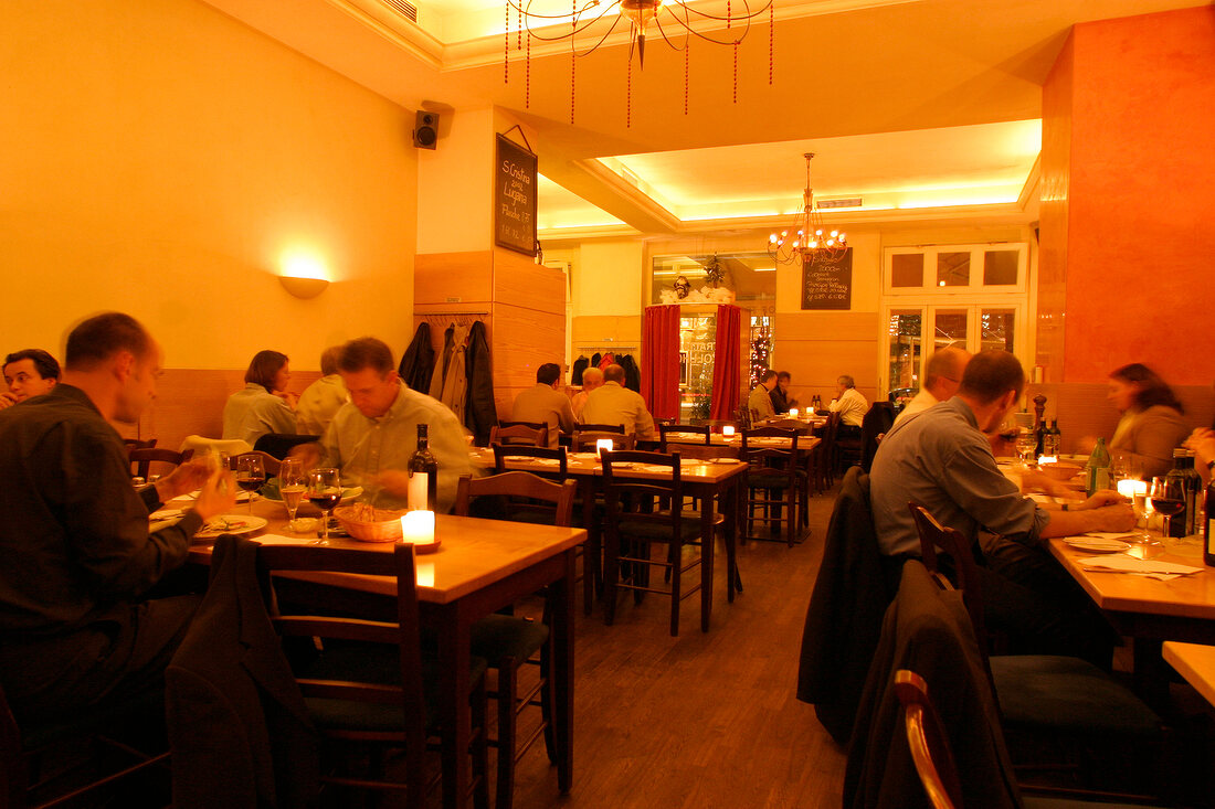 Zollhof Restaurant Gaststätte Gaststaette in Düsseldorf