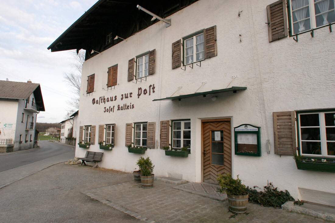 Landhaus Kalteis Restaurant Gaststätte Gaststaette in Tuntenhausen