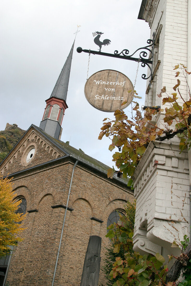 Freiherr von Schleinitz Weingut mit Weinverkauf Geschenkeshop in Kobern-Gondorf Kobern Gondorf