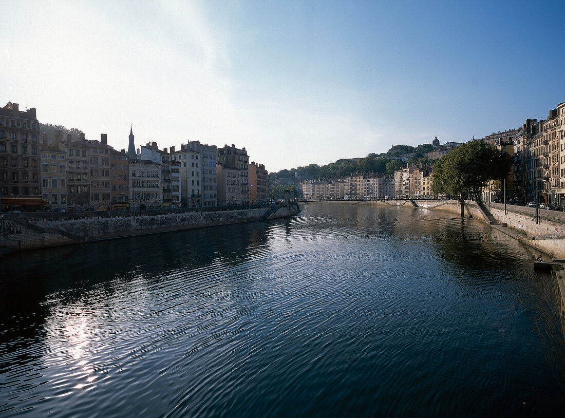 Blick auf den Fluss Saone, Lyon  X 