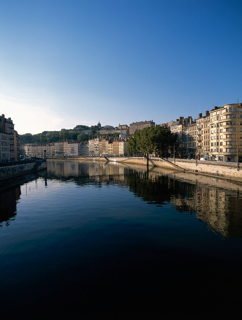 Blick auf den Fluss Saone, Lyon  X 