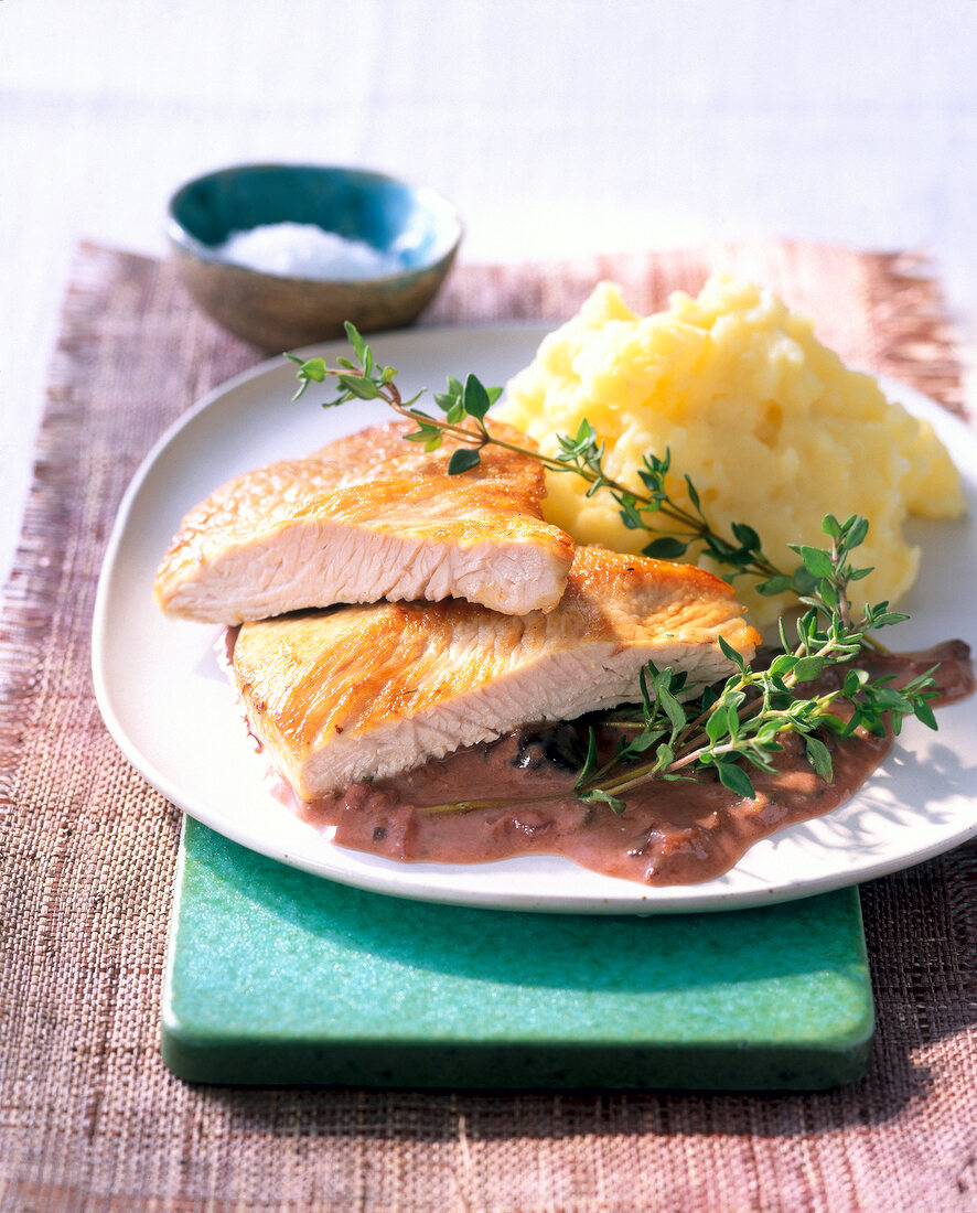 Putenschnitzel mit Pflaumensosse 