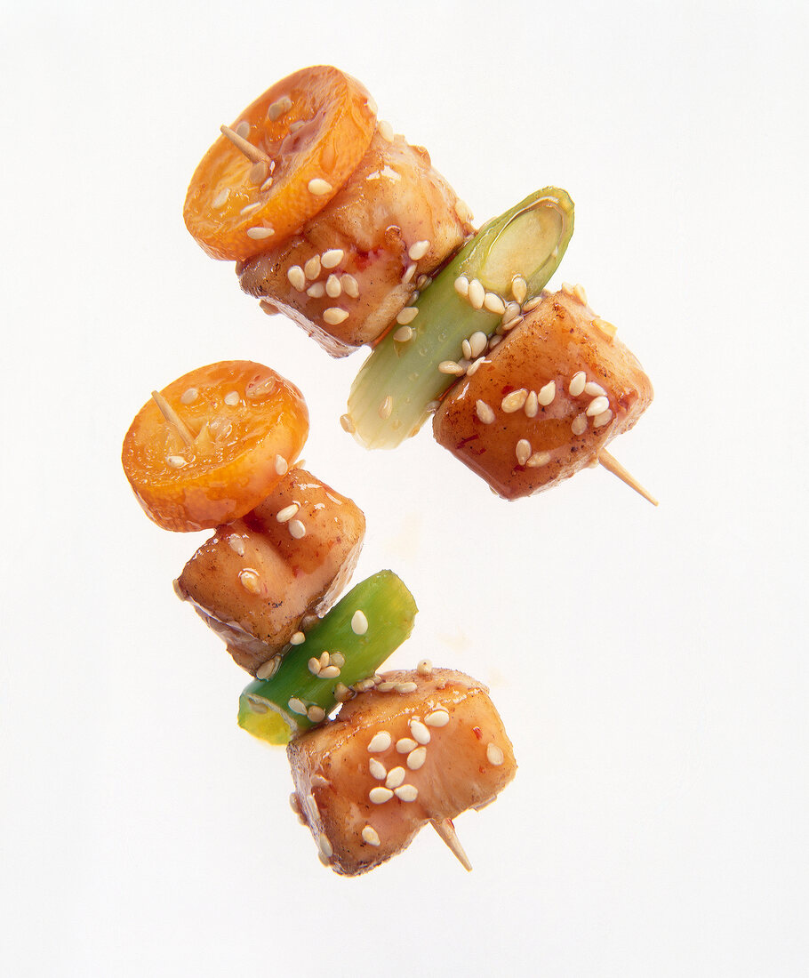 Asian skewers with chicken breast, … – Buy image – 10123795 ❘ seasons.agency