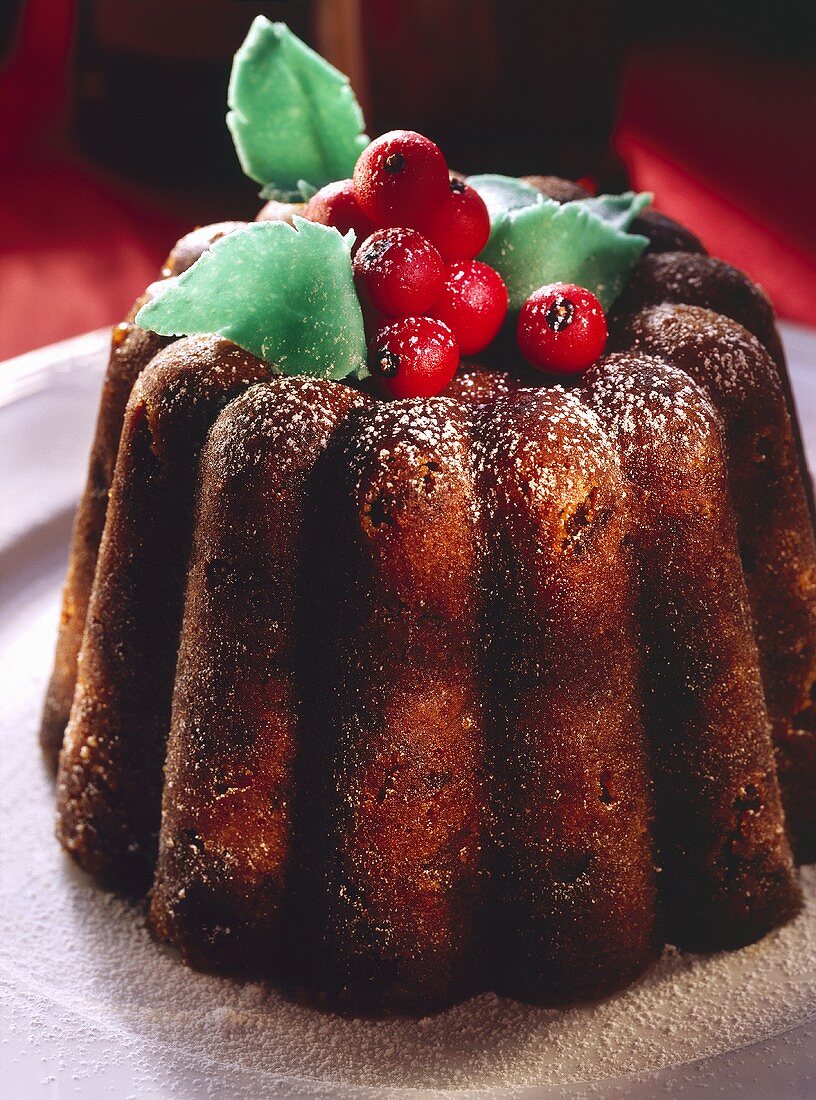 Plum pudding with cranberries
