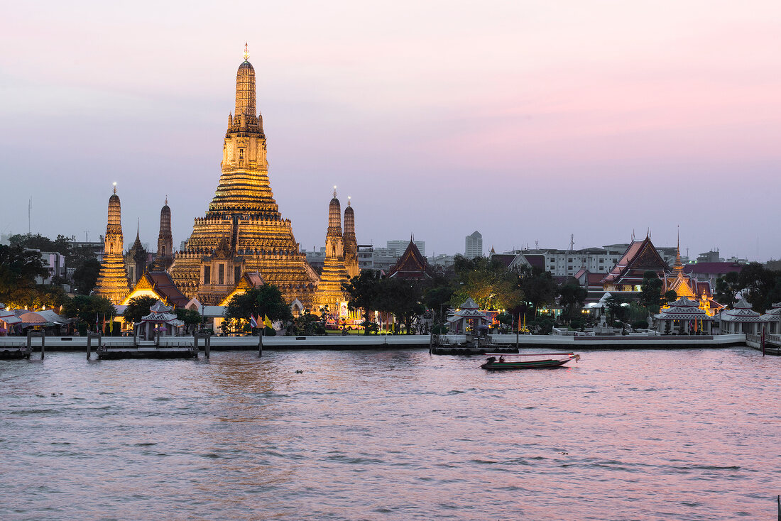 Thailand: Bangkok, Blick auf Wat Aru Cn, Wahrzeichen, Chao Phraya