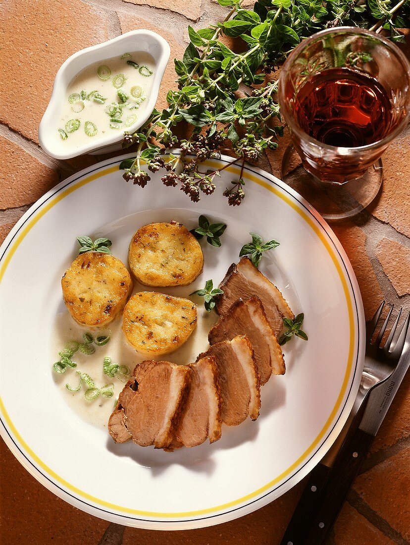 Goose Breast Slices with Horseradish Sauce