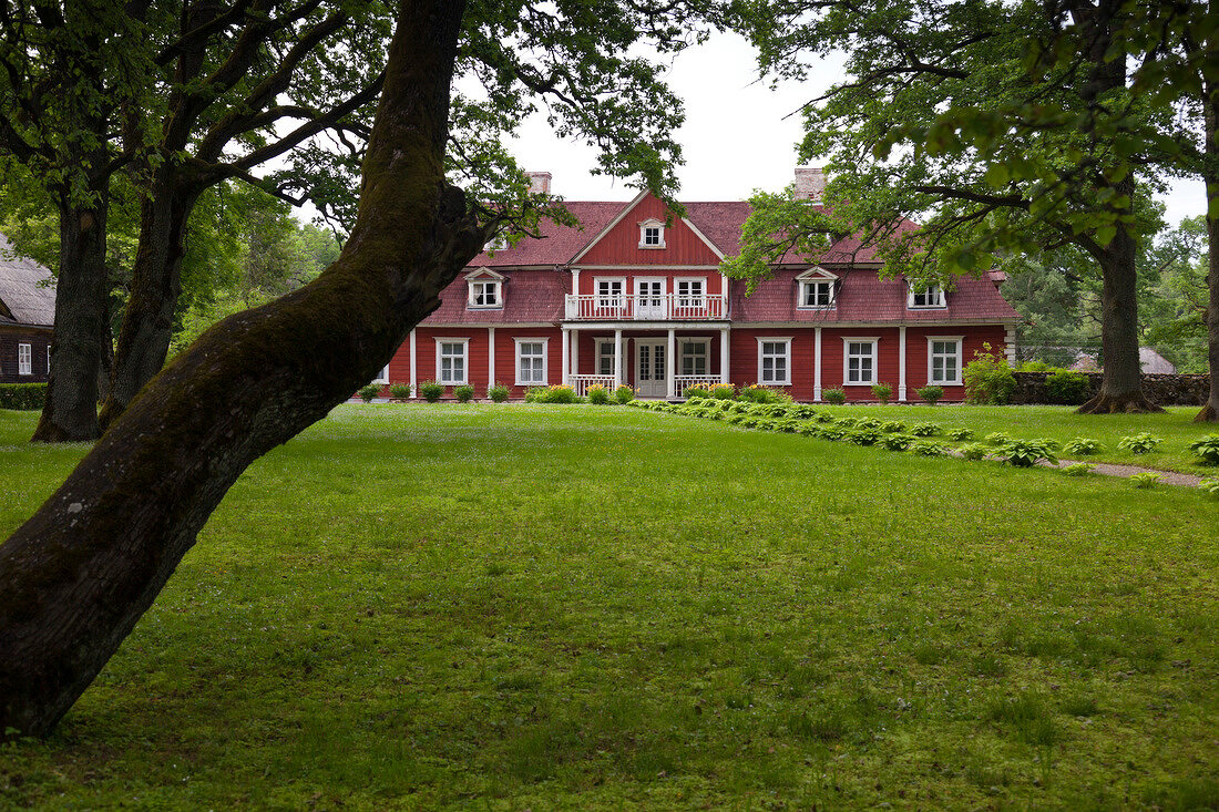 Orellen, Lettland, Herrenhaus im Barockstil, aussen