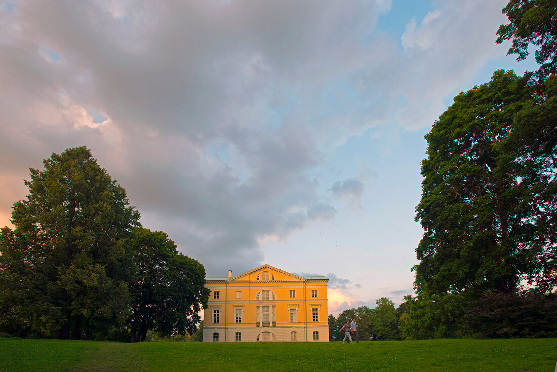 Lettland, Riga, Mezotne, Schlosspark