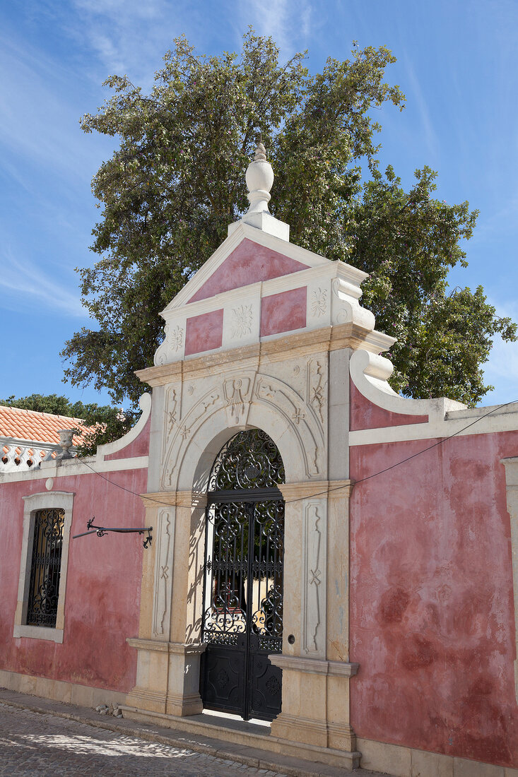 Portugal, Algarve, Restaurirter Palácio de Estoi, Nordportal