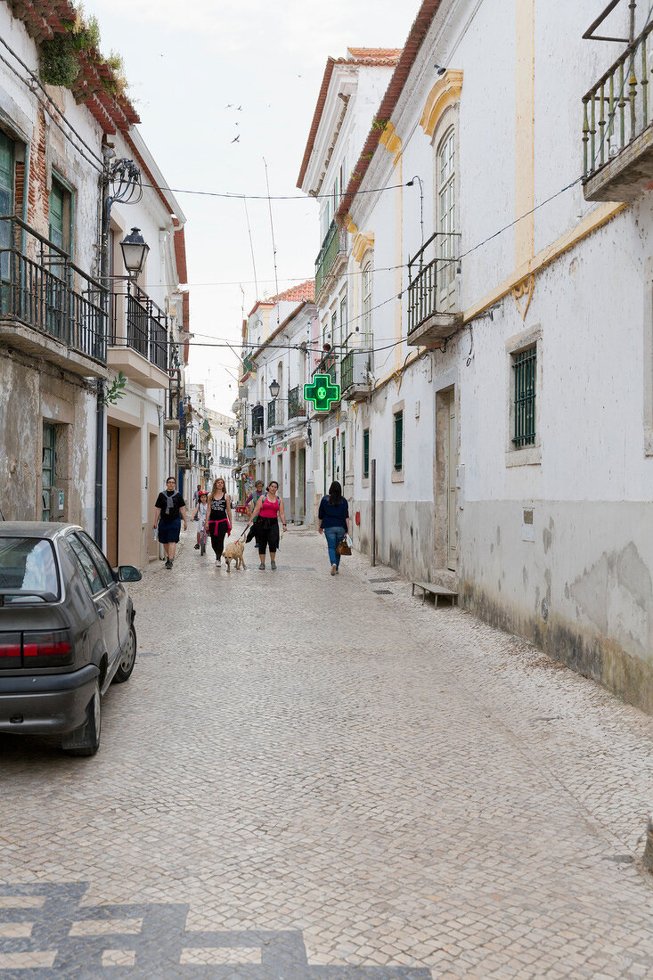 Portugal, Algarve, Altstadtgassen in Alcacer do Sal