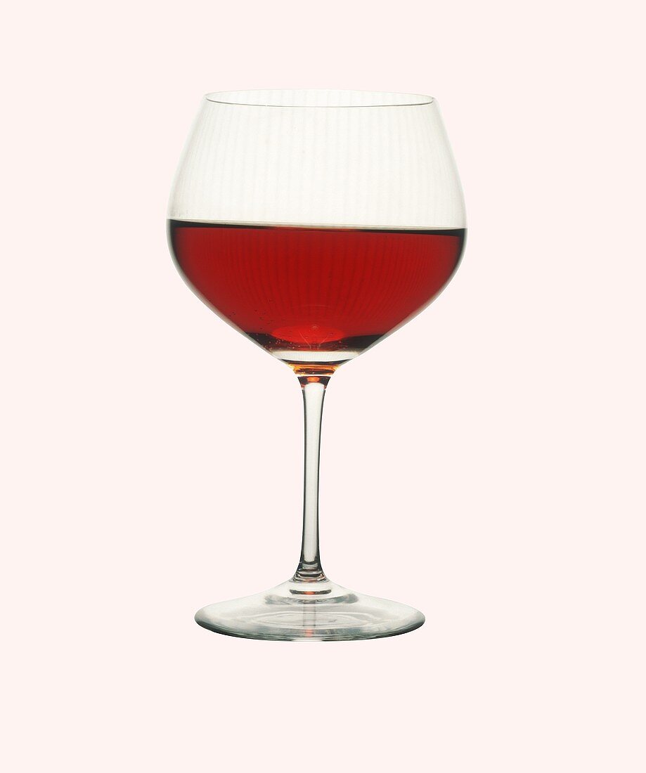 Ein Glas Rotwein (Burgunderkelch)