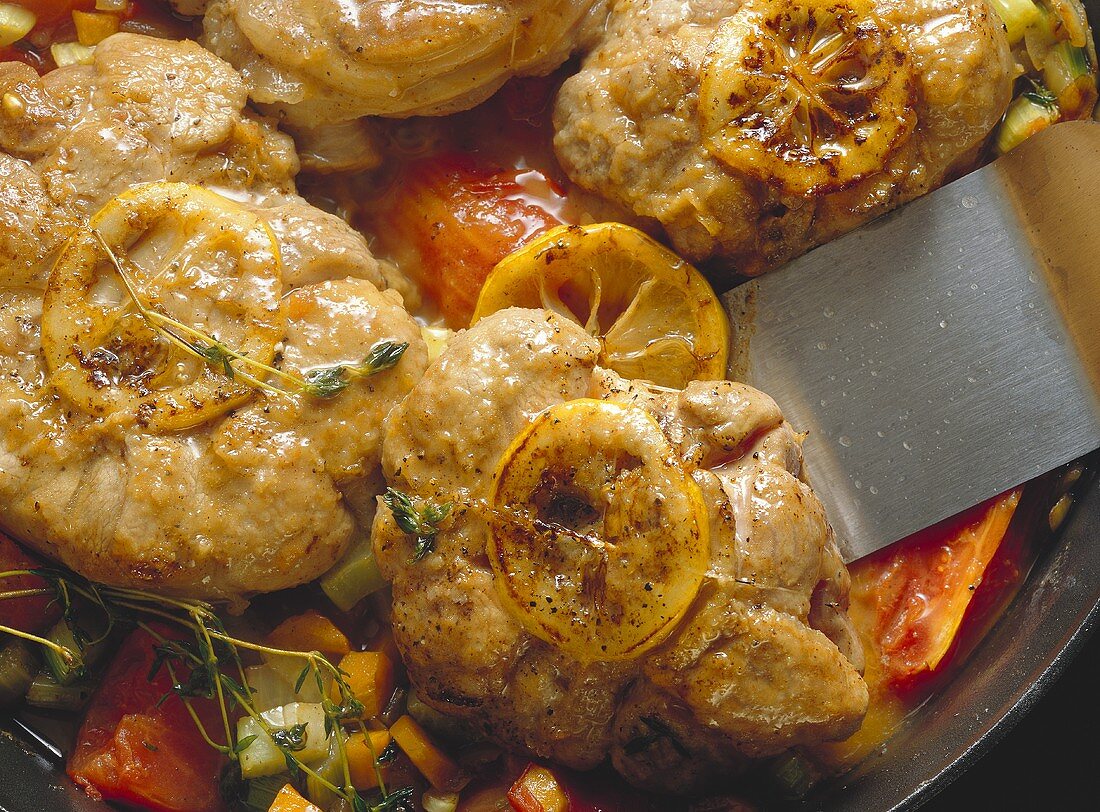 Ossobuco alla milanese (Geschmorte Kalbshaxe, Italien)