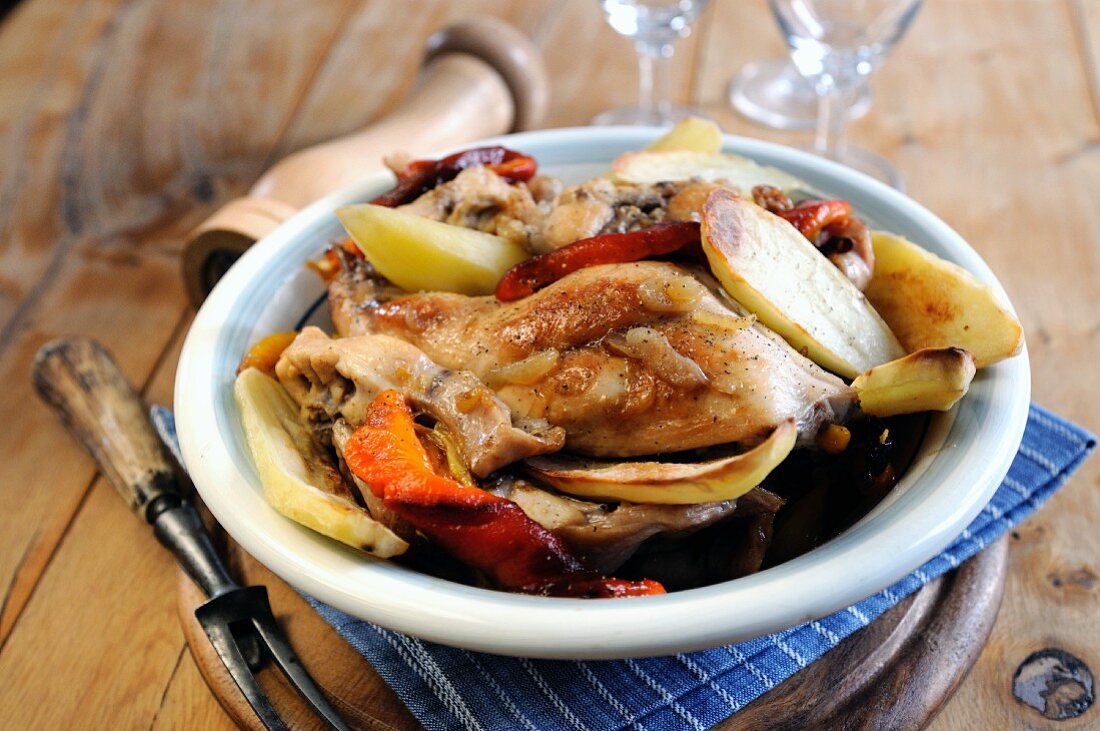 Stir-fired rabbit with peppers and potatoes