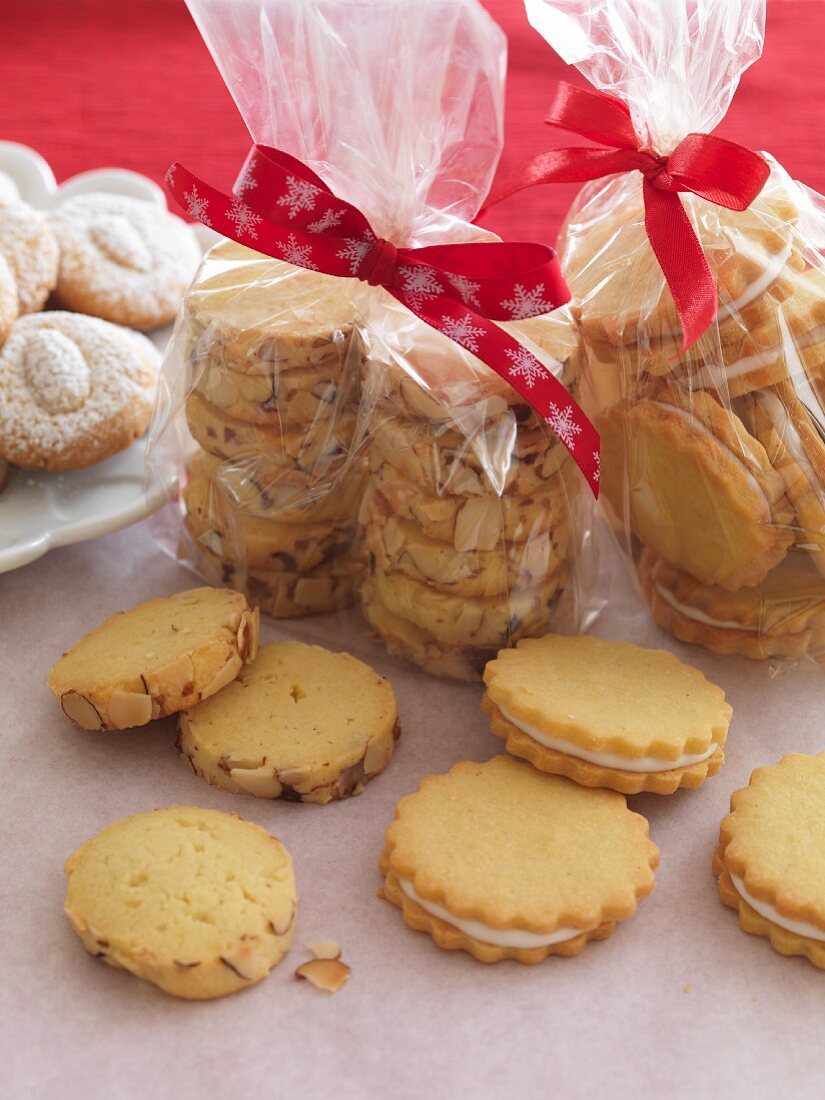 Almond biscuits as a gift