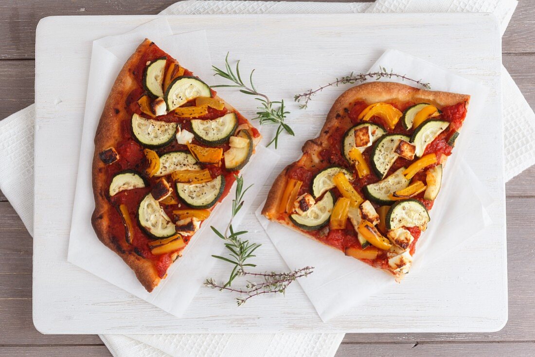 Courgette, tomato, pepper and sheep's cheese pizza