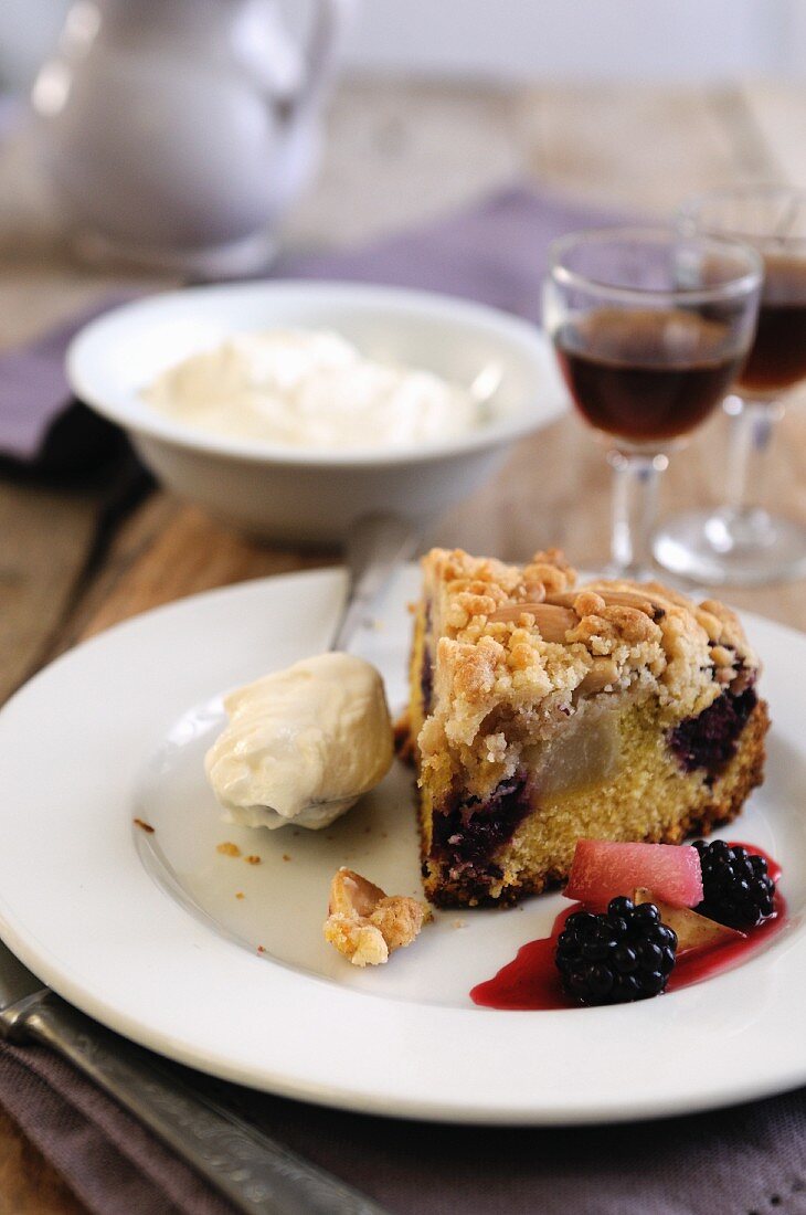 Blackberry and apple cake with crumbles and mascarpone cream