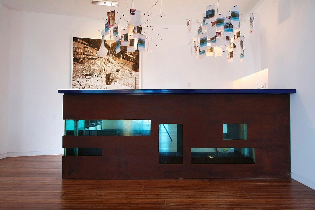 Wet bar in modern home