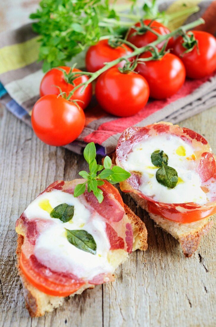 Bruschetta con la pancetta (Röstbrote mit Speck, Italien)