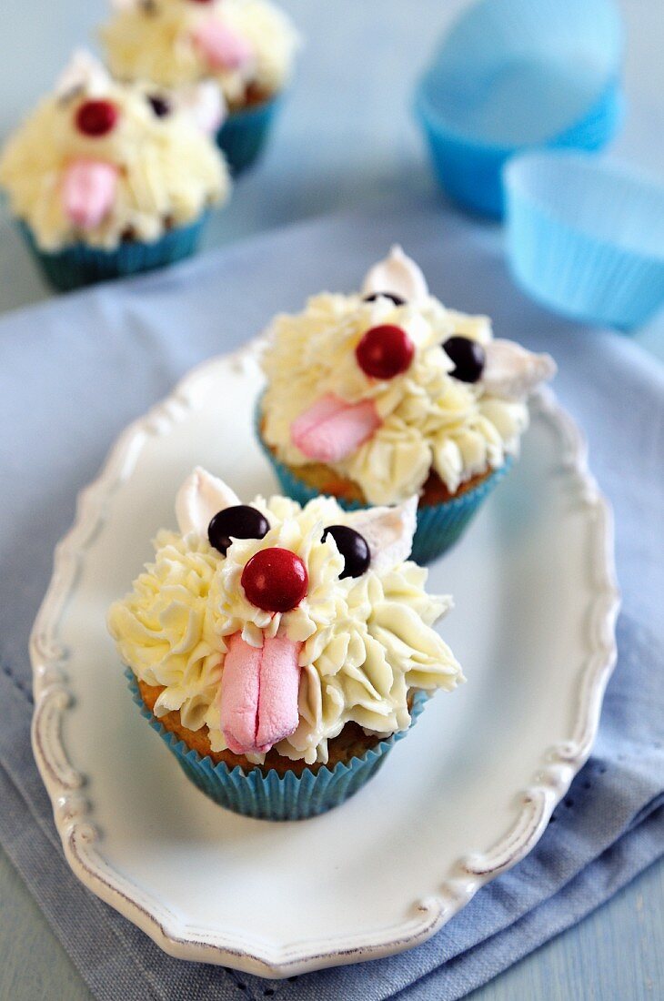 Cupcakes mit Hundegesichtern