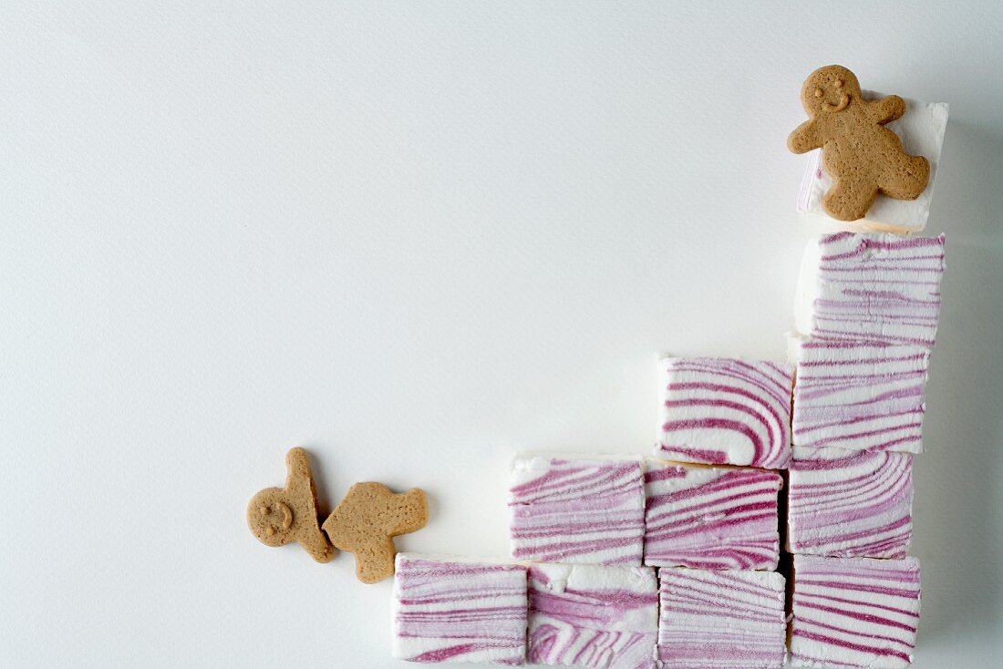 Minz-Marshmallows & zwei Lebkuchenfiguren