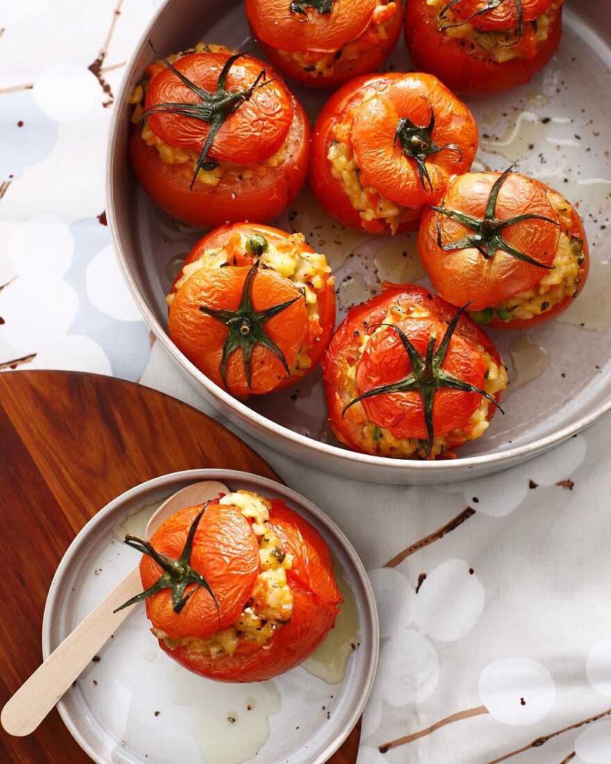 Baked tomatoes stuffed with risotto