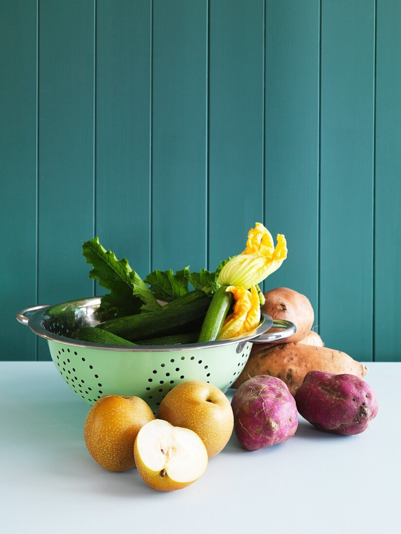 Zucchiniblüten, Süsskartoffeln und Nashibirnen