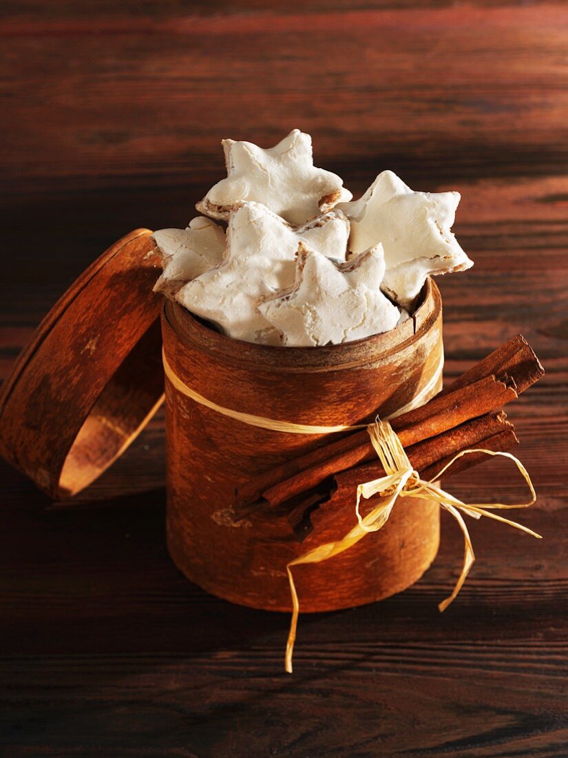 Christmas cookies, cinnamon stars