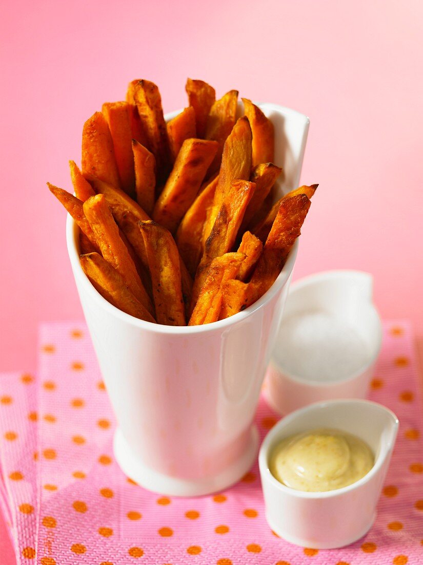 Sweet potato chips with mayonnaise